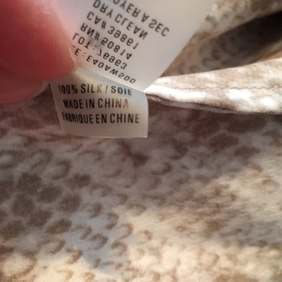 NWOT - 100% Silk Elie Tahari Top - Picture 8 of 12